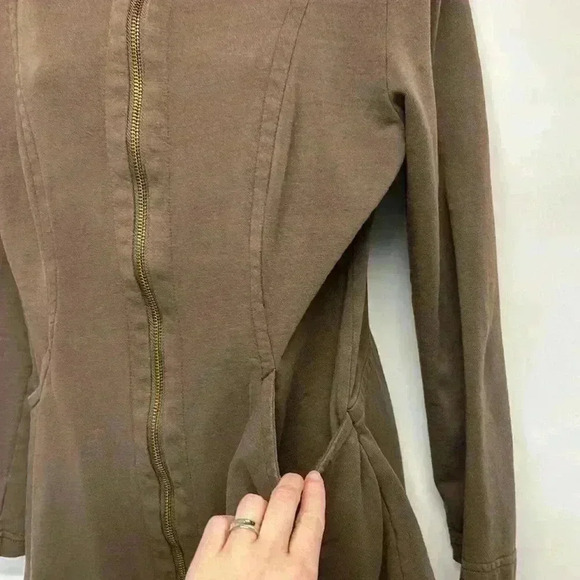 Soft surroundings sized small, brown, zip up jacket embroidered back pockets - Picture 4 of 6